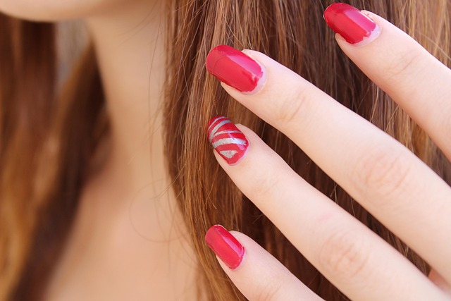 nails